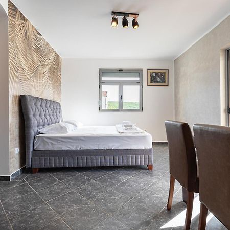 Delfin Apartmani Sutomore Esterno foto